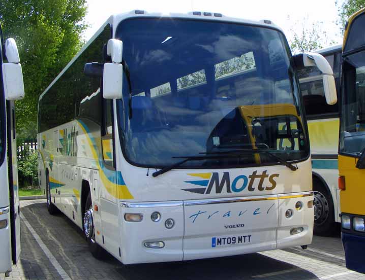 Motts Travel Volvo B12B Plaxton Panther MT09MTT